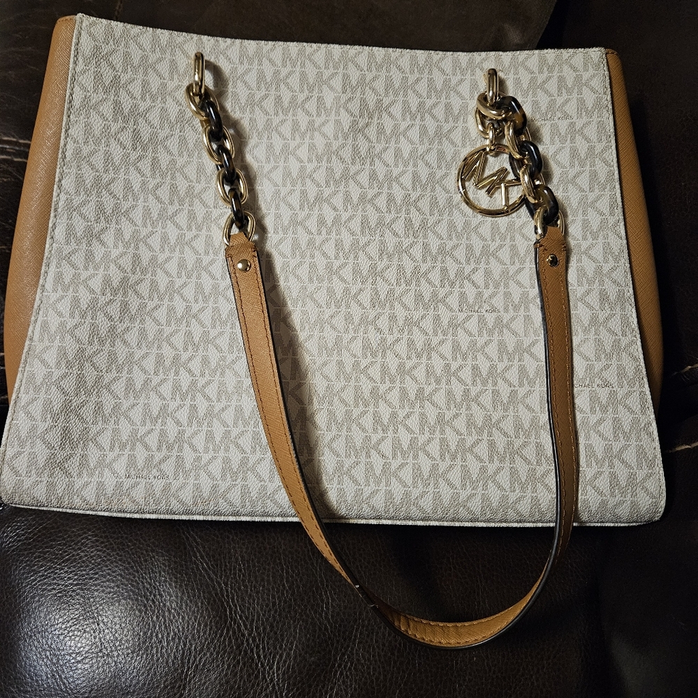 Stylish Tan and Cream Tote Bag